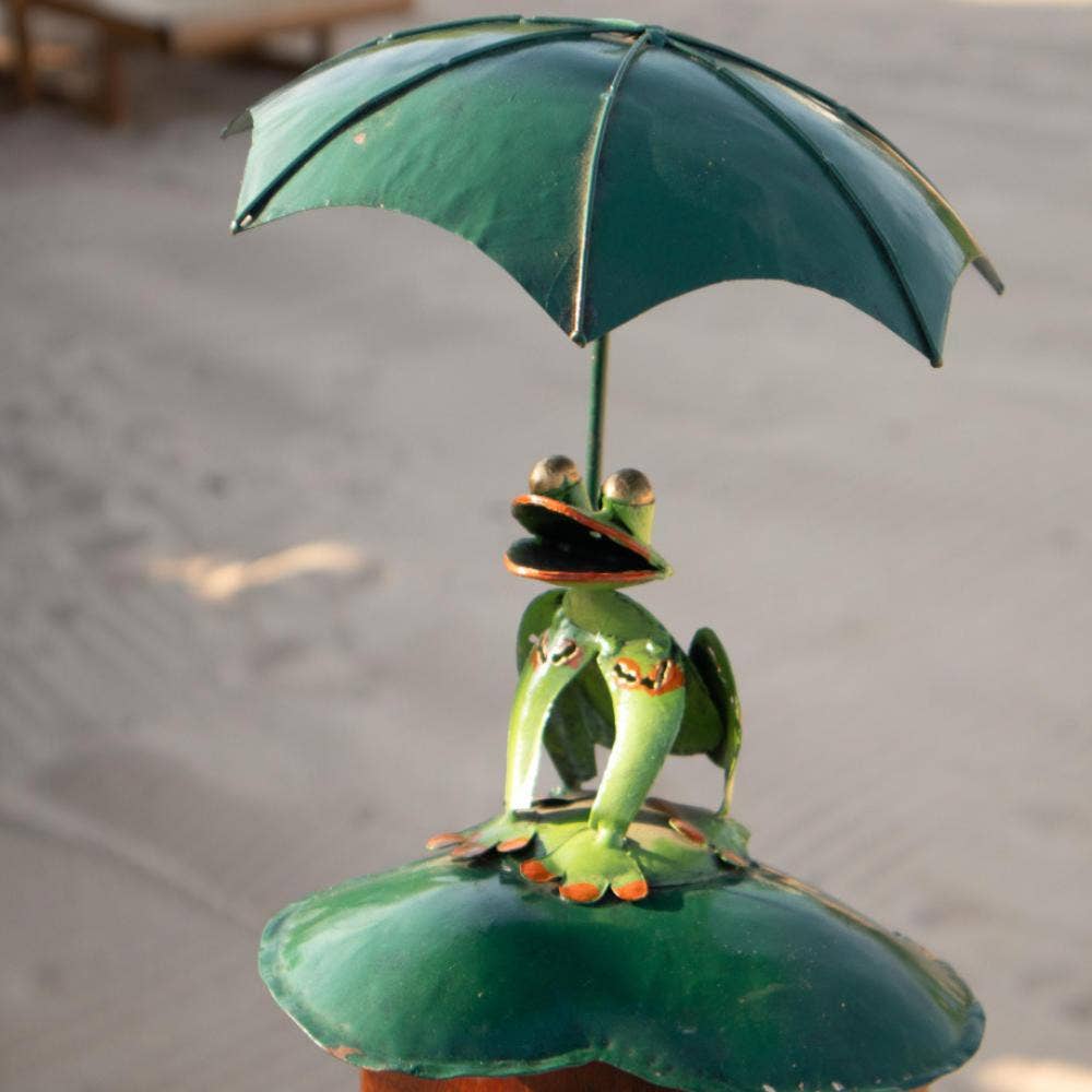 Frog with Umbrella Metal
