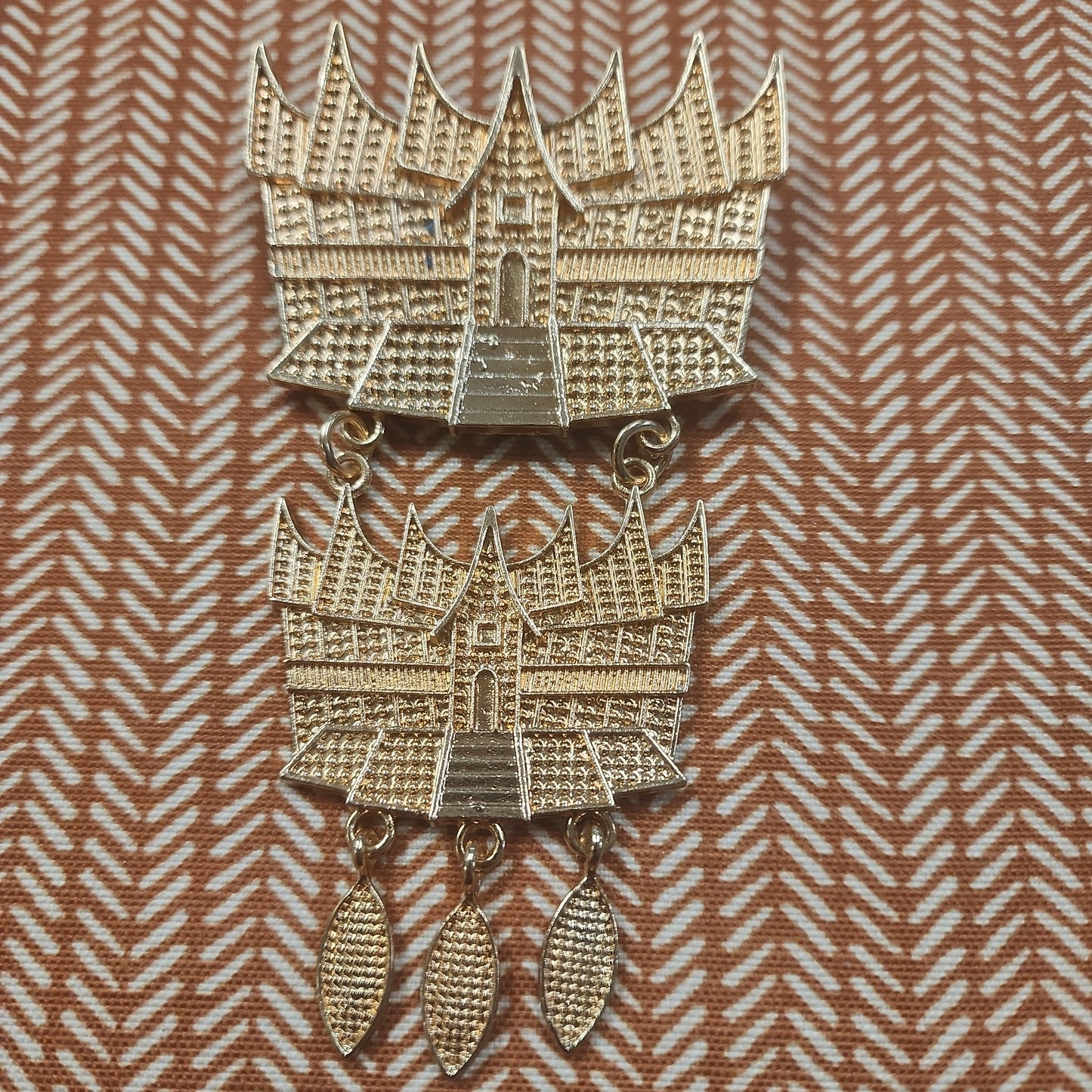 Brooch Rumah Gadang 2 Tier