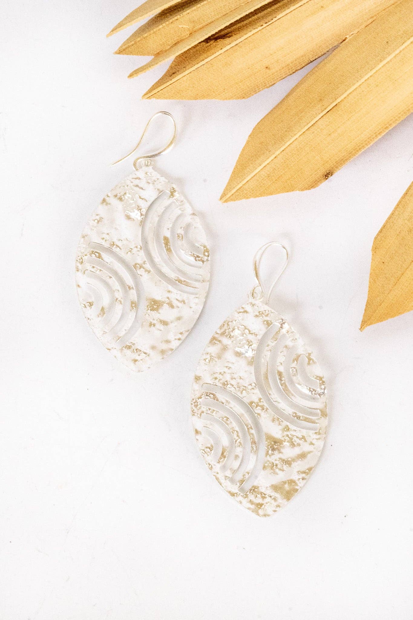 Hammered Swirl Earring: Gold