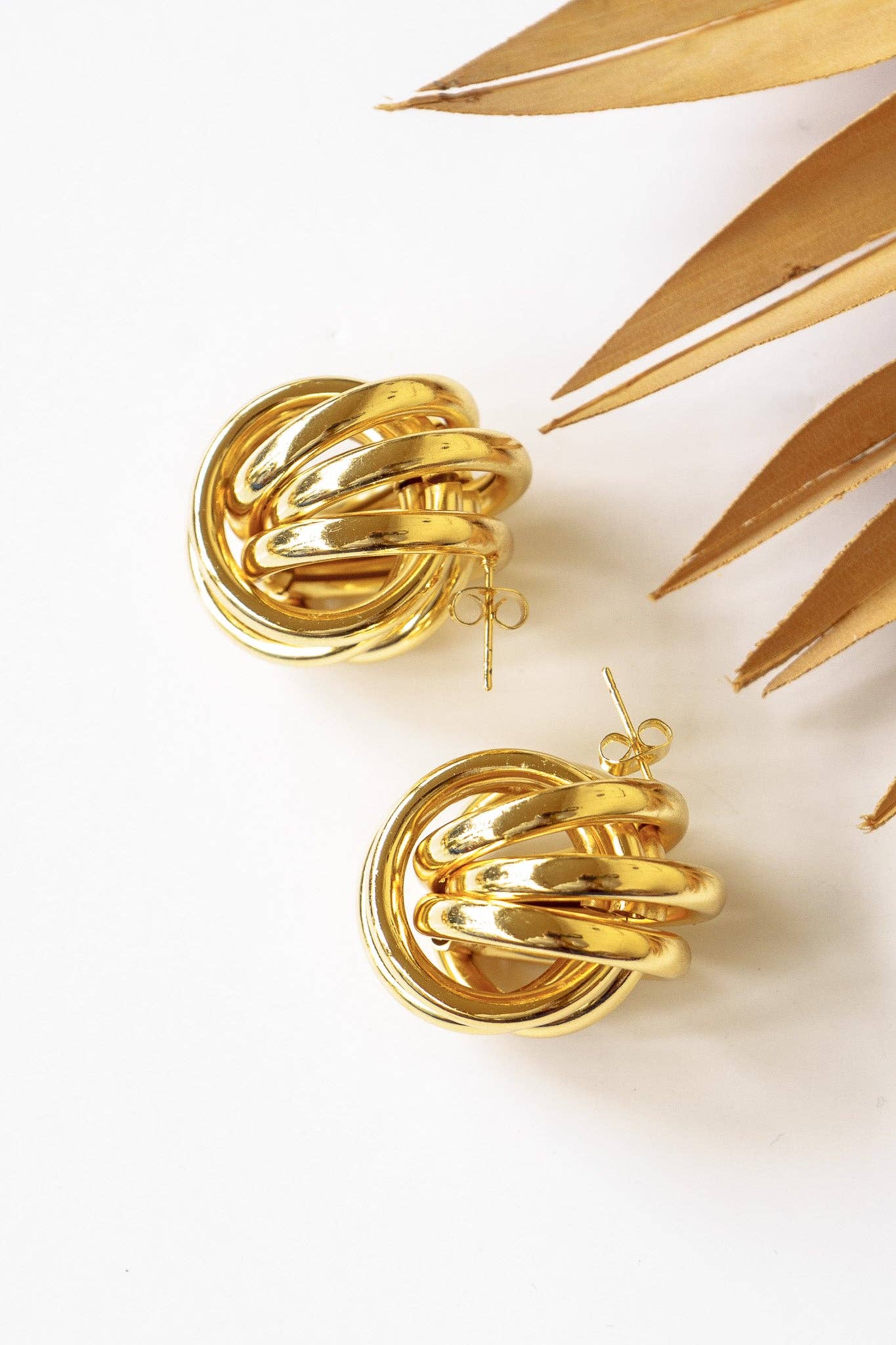 Tidebound Knot Earring