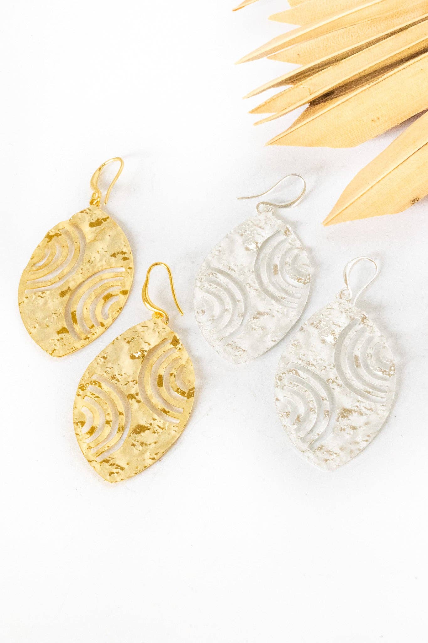 Hammered Swirl Earring: Gold