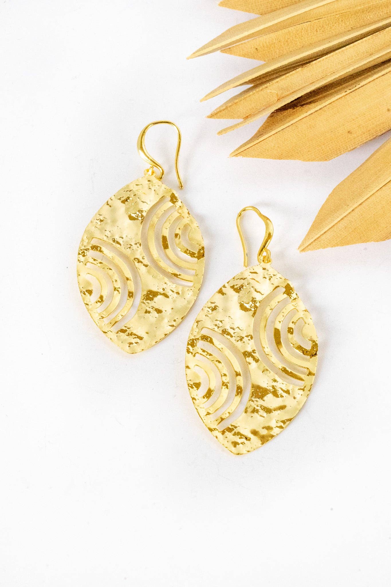 Hammered Swirl Earring: Gold